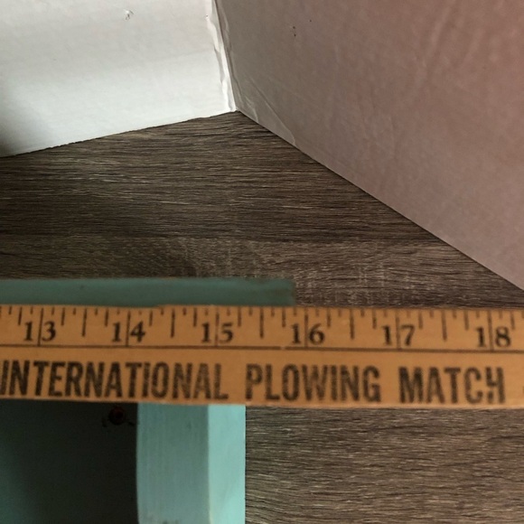 Vtg Handcrafted Wooden Peg Shelf - Picture 8 of 8